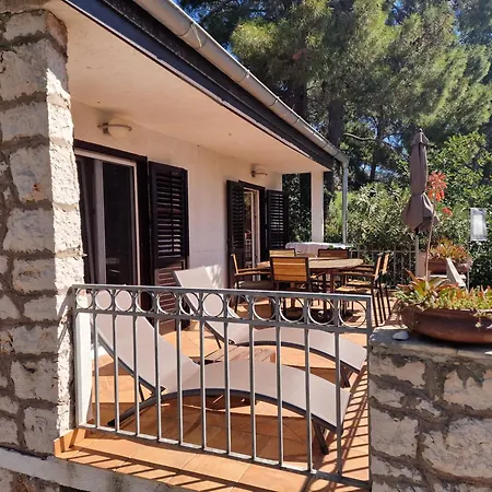 Mala Ferienhaus Zavala